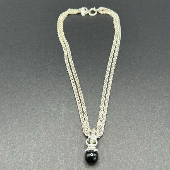 Joan Rivers Elegant Silver and Black Pendant Necklace 18” - Picture 6 of 6